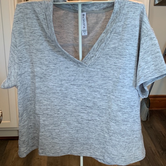Athleta Serenity Sweatshirt‎ tee. Worn 2-3x - Picture 2 of 5